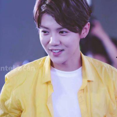 鹿晗的图片大全,光影中的青春偶像